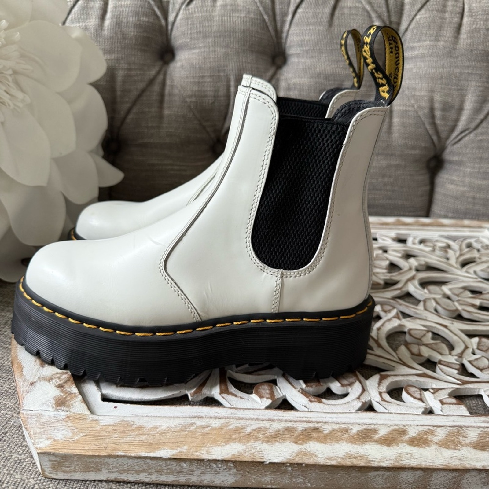 Dr Martens White Leather Platform Chelsea Boots Quad Sole Lug Sole Womens 8